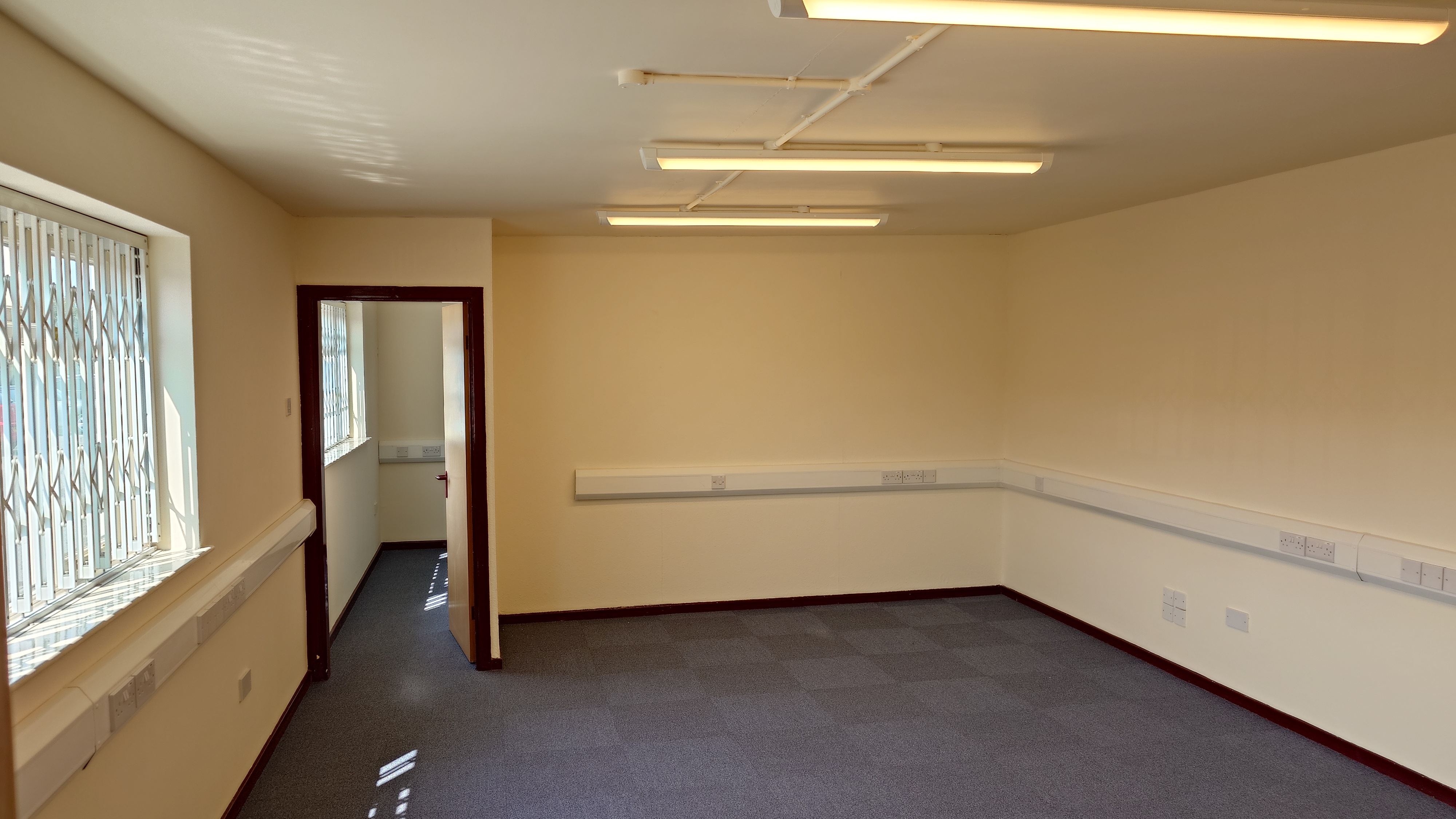 Industrial Unit in Walsall - photo 2